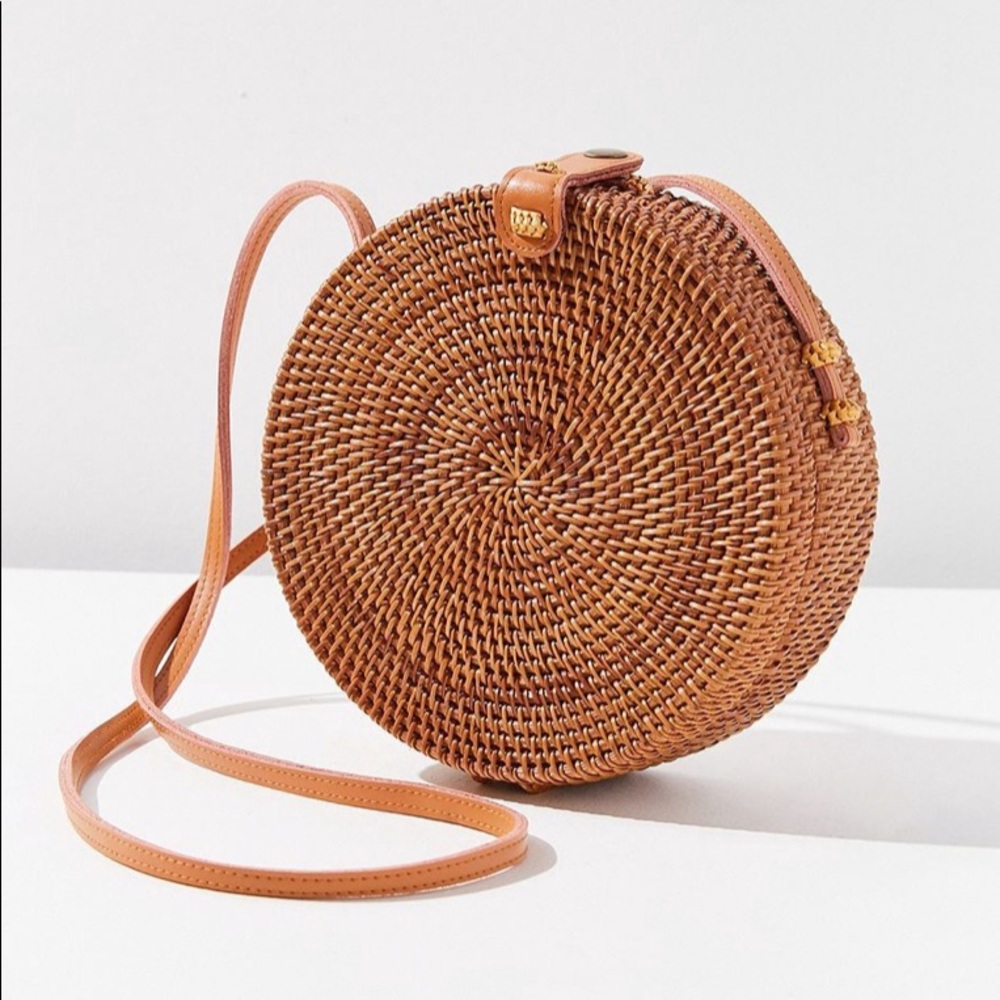 Circle Straw Crossbody Bag